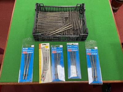 Lot 625 - Forty-five 00 gauge points by Peco and Hornby...