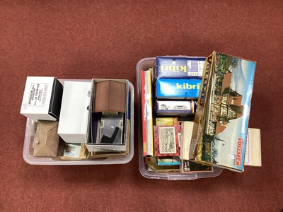 Lot 444 - A Quantity of 'OO'/'HO'/'O' Gauge Trackside...