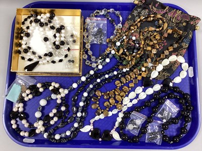 Lot 245 - An Assortment of Modern Hardstone Jewellery,...