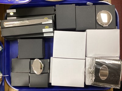 Lot 1118 - A Selection of Hip Flasks, pill boxes, compact...