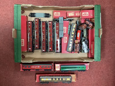 Lot 430 - A quantity of Hornby-Dublo two-rail rolling...