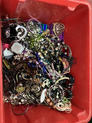 Lot 1040 - A Quantity of Assorted Modern Costume...
