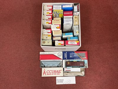 Lot 565 - Twenty Seven 'HO' Gauge U.S.A. Outline Boxed...