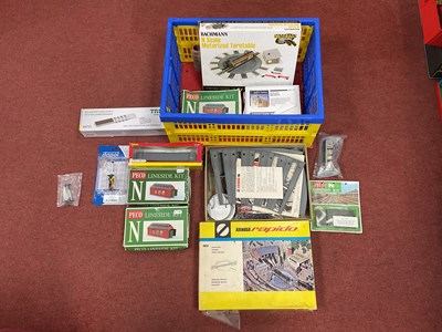 Lot 569 - Two 'N' Gauge/2mm Boxed Turntables, comprising...