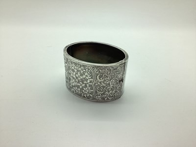 Lot 193 - A Victorian Style Hallmarked Silver Wide...