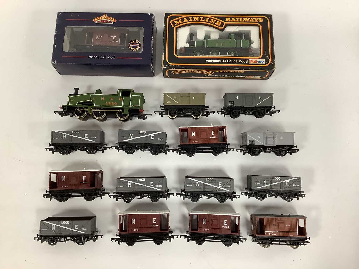 Lot 648 - Two 00 gauge LNER tank engines by Mainline