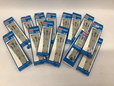 Lot 887 - Fourteen boxed Peco Streamline 00 gauge...