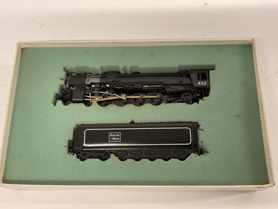 Lot 871 - A boxed HO scale AHM Japanese brass Boston &...