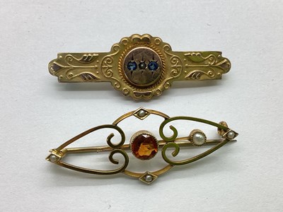 Lot 109 - An Antique Aesthetic Style Stone Set Brooch,...