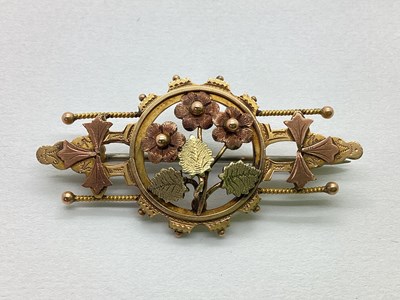 Lot 112 - An Antique Tri-Coloured Aesthetic Brooch, of...