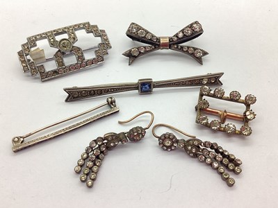 Lot 193 - A Small Collection of Antique Style Stone Set...