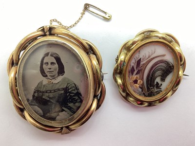 Lot 186 - An Large Antique Swivel Locket Brooch, glazed...