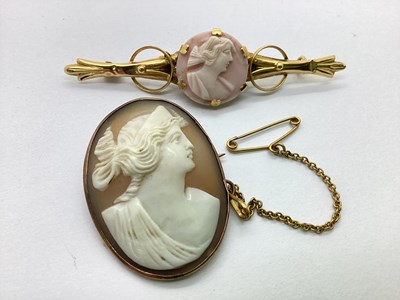 Lot 97 - An Antique Style Carved Cameo Brooch, the oval...