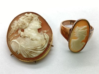 Lot 66 - A Vintage Carved Cameo Panel Ring, the...