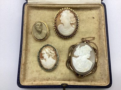 Lot 169 - A Small Collection of Vintage Cameo Brooches,...