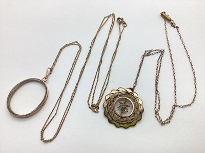 Lot 96 - A 9ct Gold Curb Link Chain, suspending a...