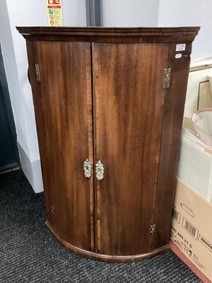 Lot 1572 - George III Mahogany Bow Fronted Corner...