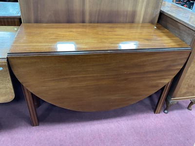 Lot 1635 - XVIII Century Mahogany Drop Leaf Table, on...