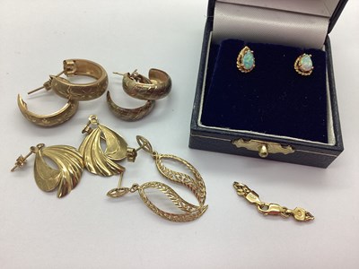 Lot 76 - A Collection of Assorted Earrings, to include...