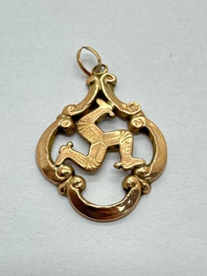 Lot 84 - An Antique Style Dainty Triskellion Pendant,...