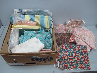 Lot 1079 - A Quantity of Mainly Mid XX Century Fabric...