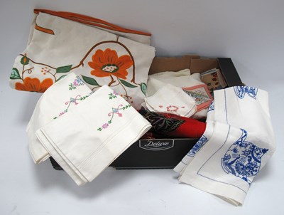 Lot 1369 - Vintage Table Linen, including tablecloth 250...