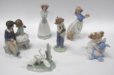 Lot 1207 - Nao '1136' Young Figures on Bench 15cm tall,...