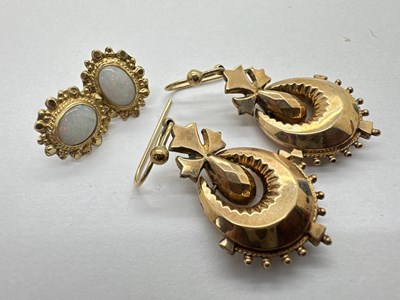 Lot 71 - A Pair of 9ct Gold Single Stone Earrings, oval...