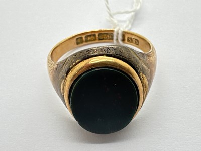 Lot 60 - A 15ct Gold Hardstone Signet Ring, the oval...