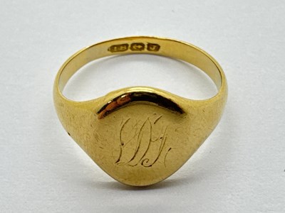 Lot 59 - An 18ct Gold Signet Ring, the oval panel...