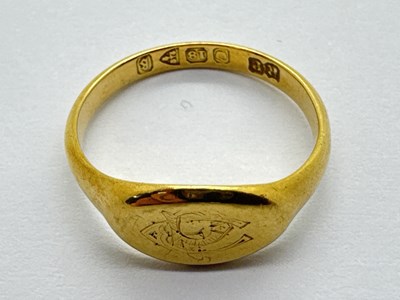 Lot 57 - An 18ct Chester Gold Signet Ring, the oval...