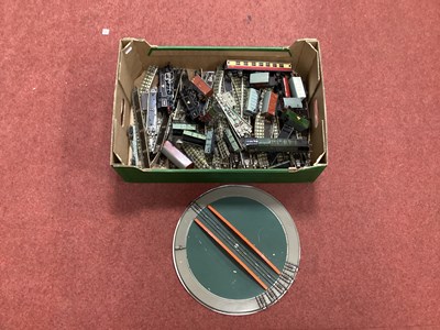 Lot 425 - A Quantity of Hornby Dublo 2 and 3 Rail,...