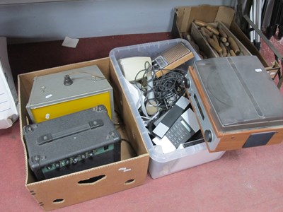 Lot 1189 - A Derens turntable radio, Stagg amp, light box...