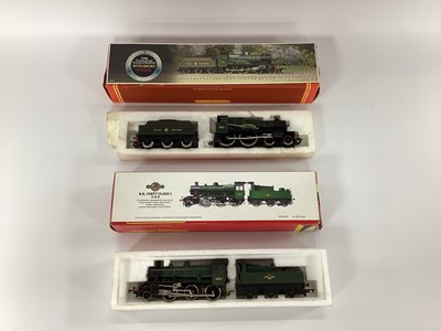 Lot 818 - Two boxed Hornby 00 gauge locomotives: R852...