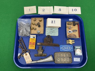 Lot 314 - Railwayana - A collection of items. To include...