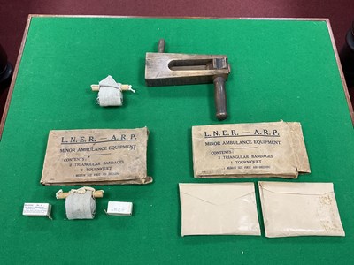 Lot 302 - Railwayana - A Wooden LNER warning rattle,...