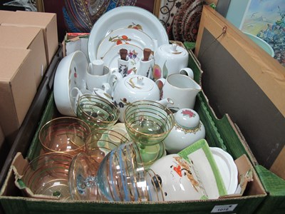 Lot 1019 - Worcester 'Eversham' Table Pottery, including...