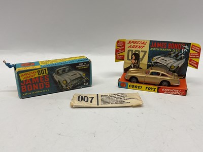 Lot 909 - An Original Corgi No 261 James Bond Aston...