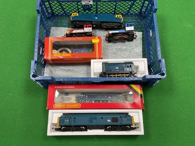 Lot 520 - Five Hornby 00 gauge diesel locomotives: a...