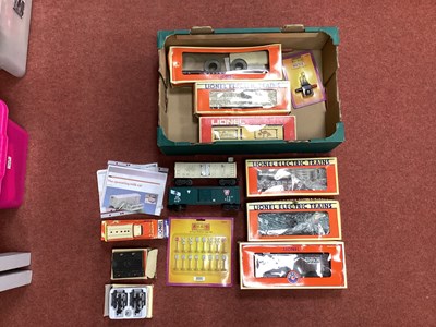 Lot 346 - Eight Lionel American 0 gauge freight cars...