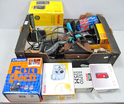 Lot 1040 - Cameras: Kodak DC210 Plus Zoom Boxed, Pantex...