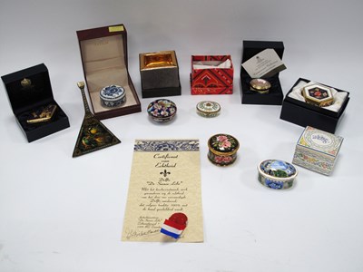 Lot 1218 - A Collection of Porcelain Trinket Pots,...