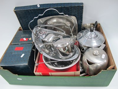 Lot 1030 - A Quantity of Stainless Steel Items, to...