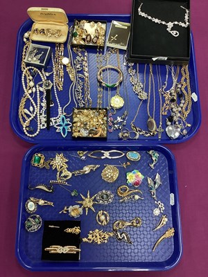 Lot 223 - A Collection of Modern Costume Jewellery, to...