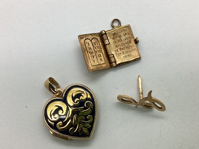Lot 106 - A Modern 9ct Gold Heart Shape Locket Pendant,...