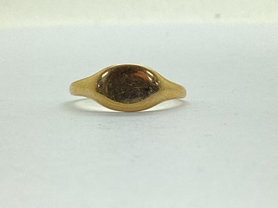 Lot 42 - An 18ct Gold Dainty Signet Style Ring, (finger...