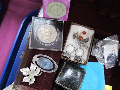 Lot 52 - A Collection of Assorted Costume Jewellery,...