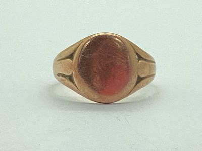 Lot 48 - A 9ct Rose Gold Chester Hallmarked Signet Ring,...