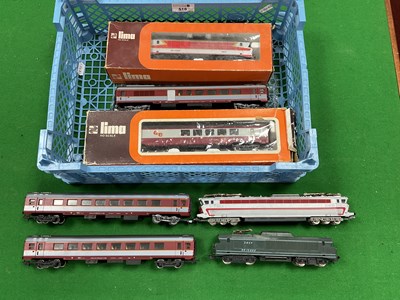 Lot 518 - Three Lima HO scale SNCF (French) electric...