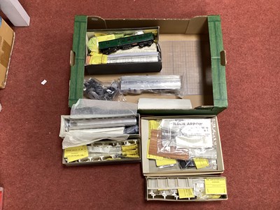 Lot 353 - A collection of 00 gauge kits for Southern...